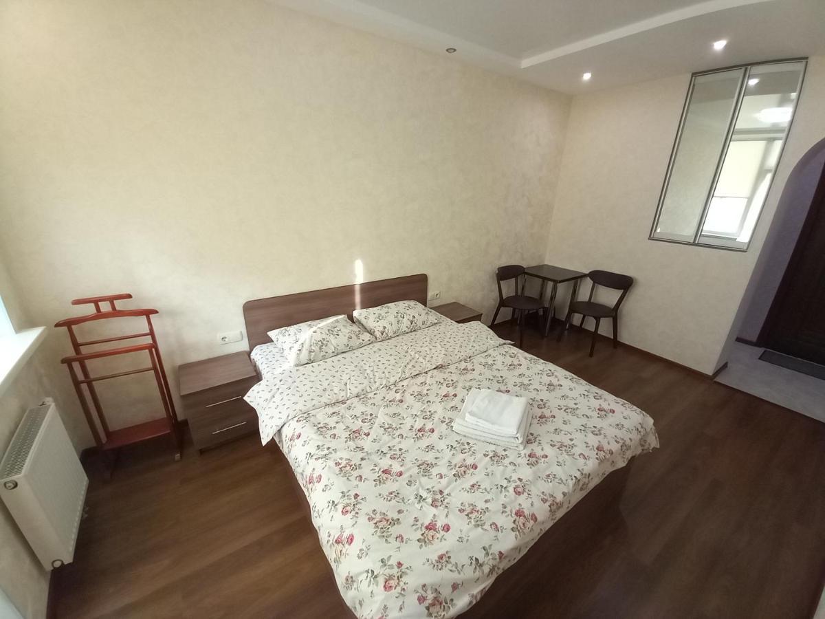 Smart Apartments Drahomanova 2А Kiev Dış mekan fotoğraf