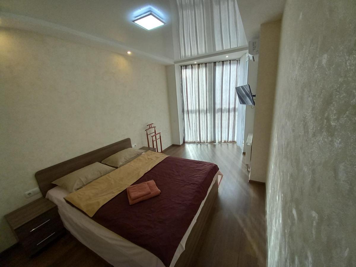 Smart Apartments Drahomanova 2А Kiev Dış mekan fotoğraf